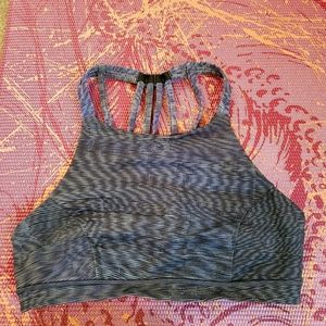 Lululemon high neck slide with me bra size 6